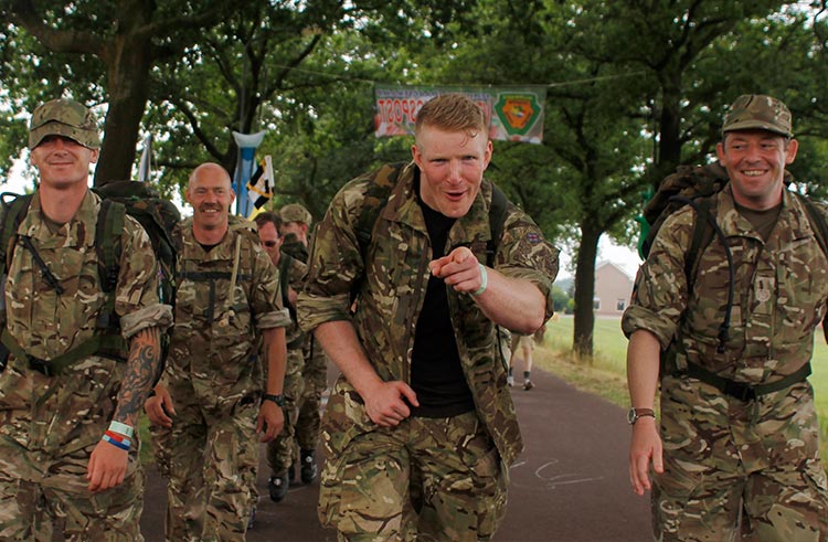 Avondvierdaagse fotograaf Avondvierdaagse fotograaf