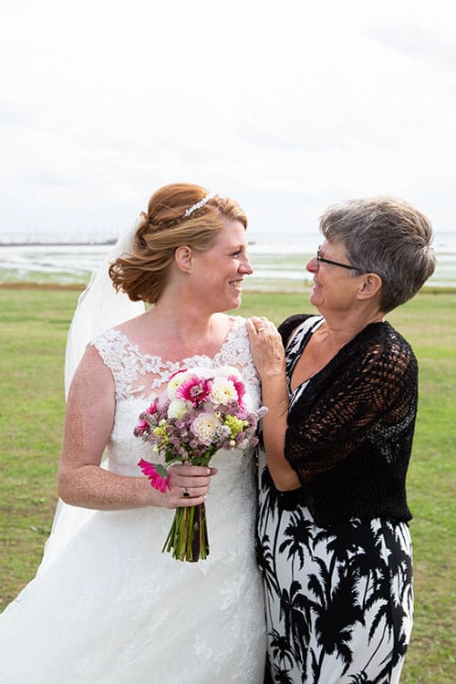 trouwfotoshoot met moeder trouwfotoshoot met moeder