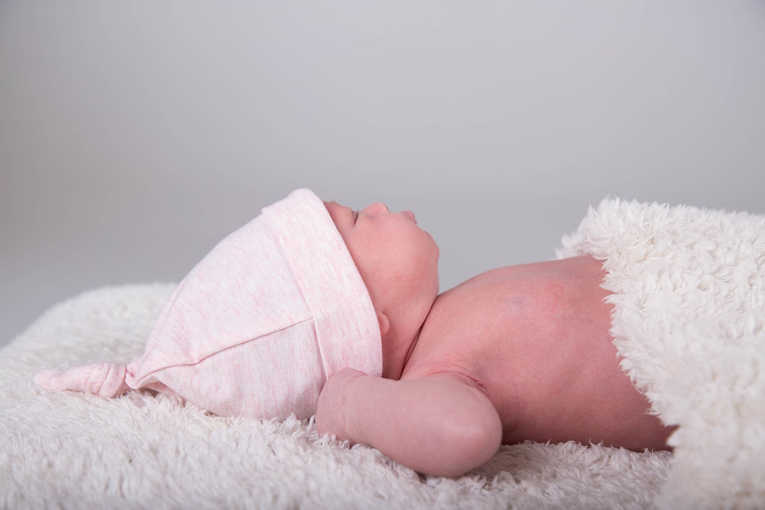 newbornfotoshoot in de studio