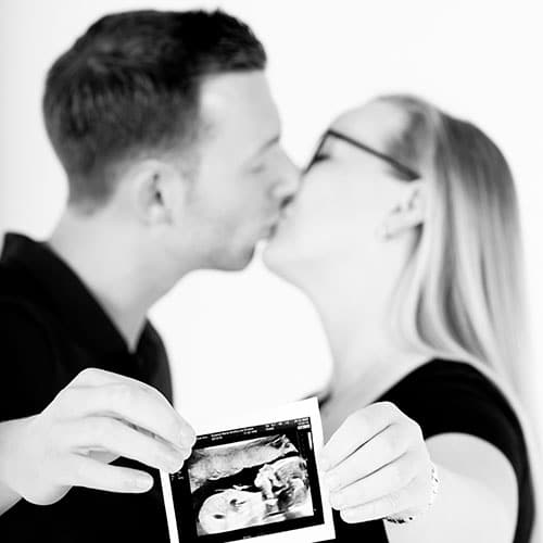 Originele zwangerschaps foto met echo Originele zwangerschaps foto met echo