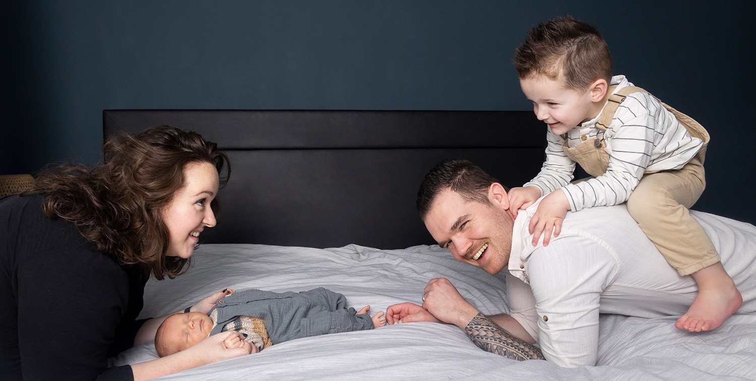 newborn fotoshoot met hele gezin
